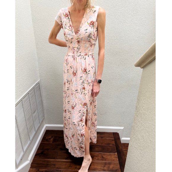 Xhiliration | Blush pink floral smocked maxi dress - Picture 3 of 11